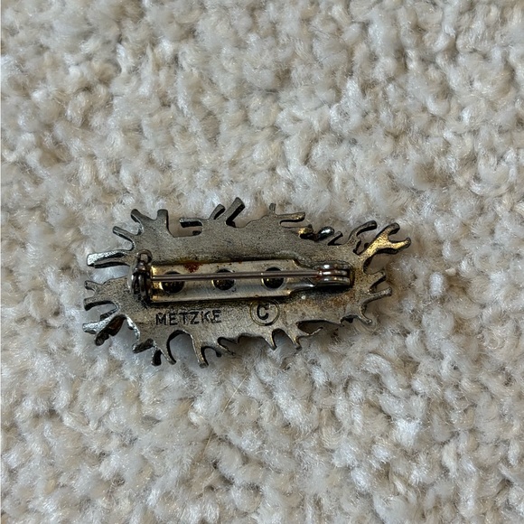 vintage signed Metzke pewter bird's nest and eggs brooch - Picture 2 of 2